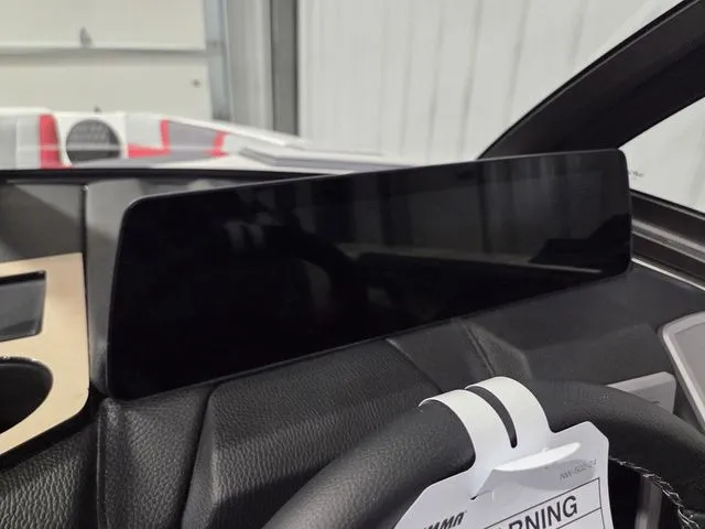 Slide: The Image of Malibu Wakesetter 21 LX 2026 - 33