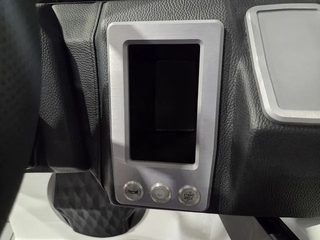 Slide: The Image of Malibu Wakesetter 21 LX 2026 - 34