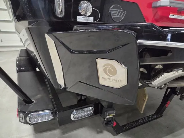 Slide: The Image of Malibu Wakesetter 21 LX 2026 - 5