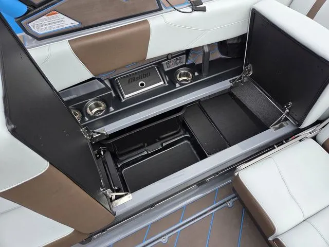 Slide: The Image of Malibu Wakesetter 23 LSV 2026 - 13