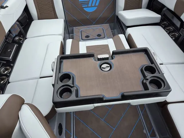 Slide: The Image of Malibu Wakesetter 23 LSV 2026 - 21