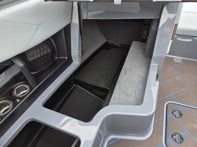 Slide: The Image of Malibu Wakesetter 23 LSV 2026 - 23