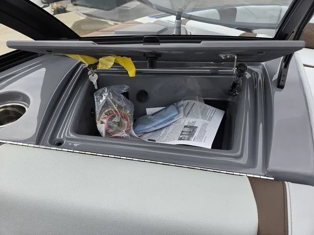 Slide: The Image of Malibu Wakesetter 23 LSV 2026 - 24