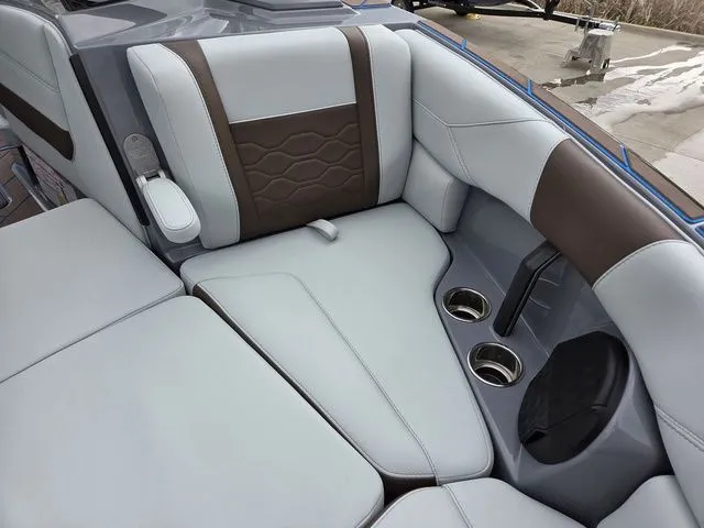 Slide: The Image of Malibu Wakesetter 23 LSV 2026 - 31