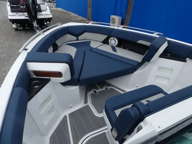 Slide: The Image of Monterey Elite 30 OB 2026 - 12