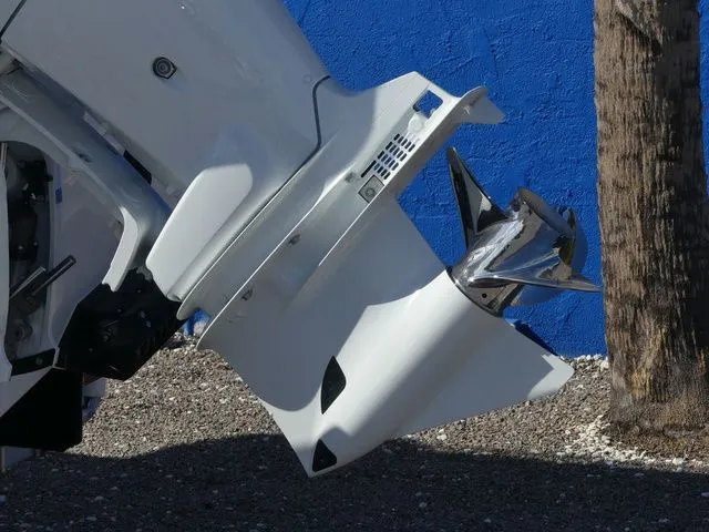 Slide: The Image of Sea Pro 242 Center Console DLX 2026 - 10