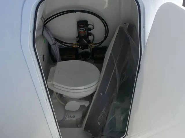 Slide: The Image of Sea Pro 242 Center Console DLX 2026 - 17