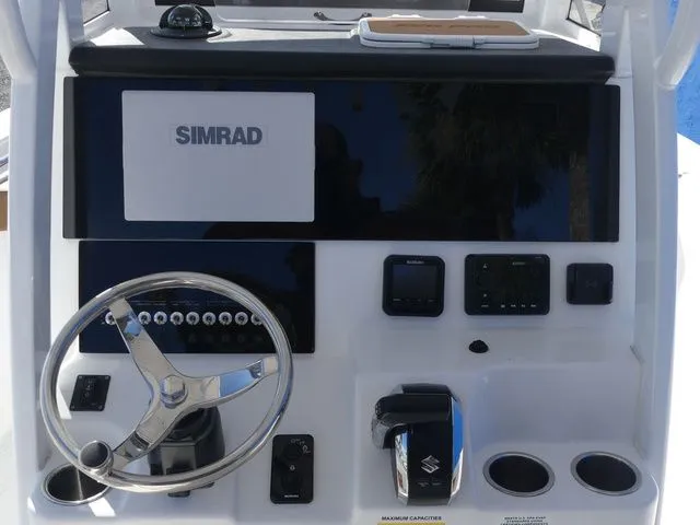 Slide: The Image of Sea Pro 242 Center Console DLX 2026 - 19