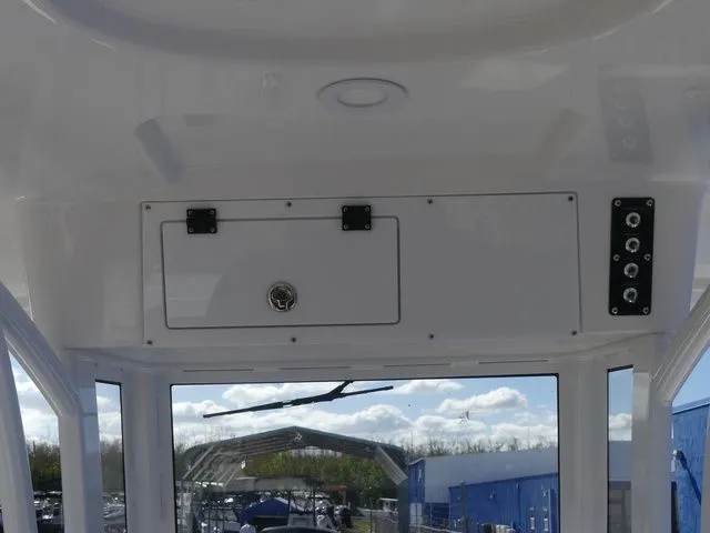 Slide: The Image of Sea Pro 242 Center Console DLX 2026 - 20
