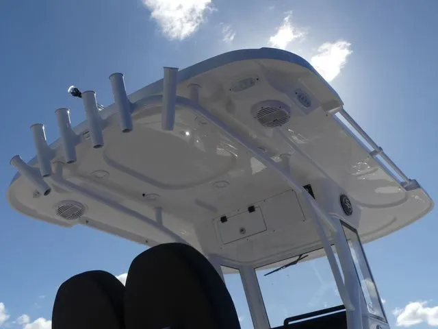 Slide: The Image of Sea Pro 242 Center Console DLX 2026 - 22