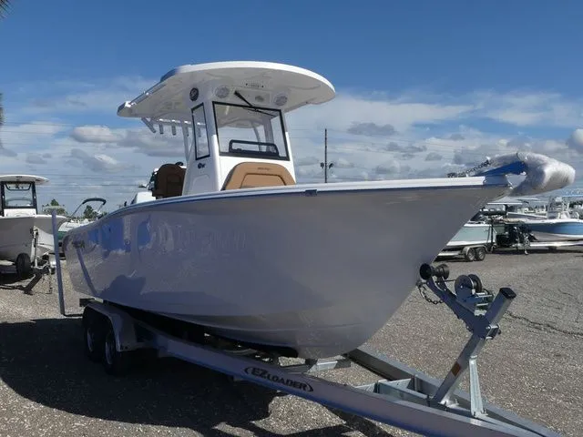 Slide: The Image of Sea Pro 242 Center Console DLX 2026 - 3