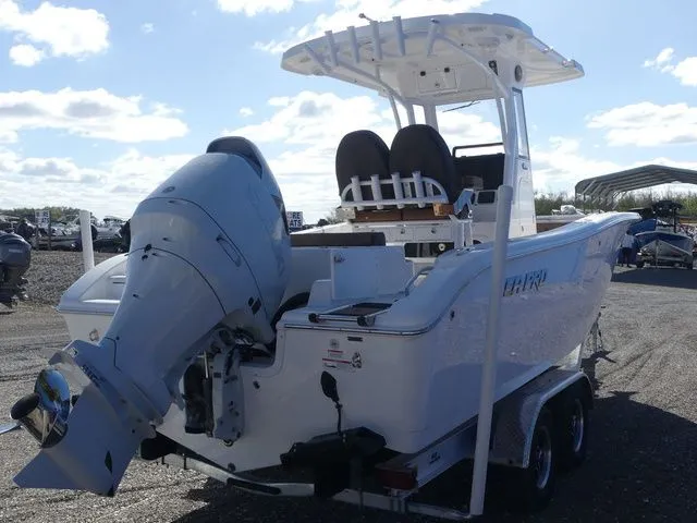 Slide: The Image of Sea Pro 242 Center Console DLX 2026 - 4