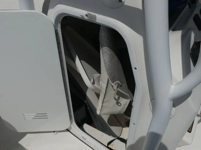 Slide: The Image of Tidewater 220 LXF 2018 - 14