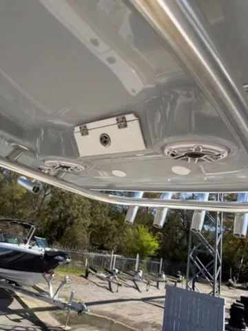 Slide: The Image of Sportsman Heritage 241 Center Console 2022 - 9