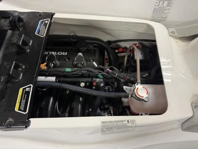 Slide: The Image of Sea-Doo FishPro Sport 170 BRP Premium Audio, iDF, iBR 2026 - 11