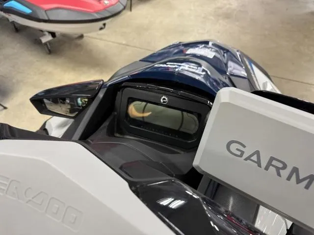 Slide: The Image of Sea-Doo FishPro Sport 170 BRP Premium Audio, iDF, iBR 2026 - 18