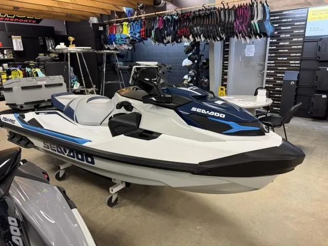 Slide: The Image of Sea-Doo FishPro Sport 170 BRP Premium Audio, iDF, iBR 2026 - 3