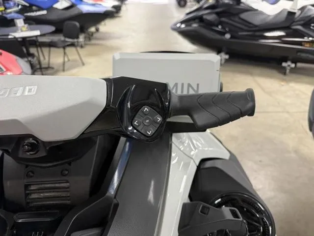 Slide: The Image of Sea-Doo FishPro Sport 170 BRP Premium Audio, iDF, iBR 2026 - 5