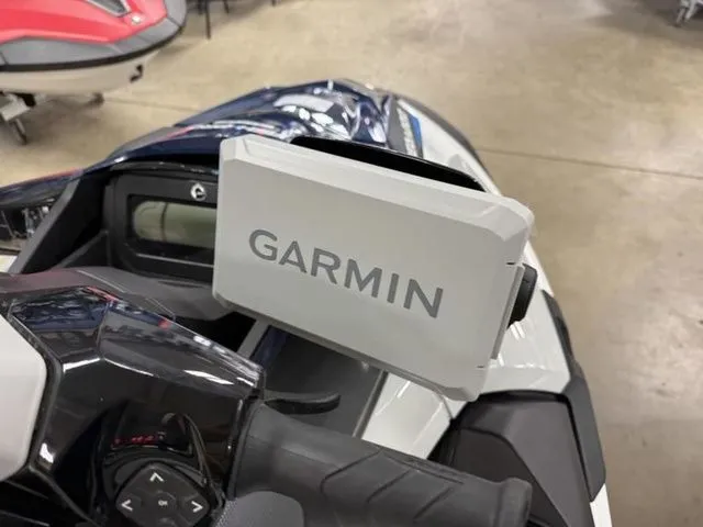 Slide: The Image of Sea-Doo FishPro Sport 170 BRP Premium Audio, iDF, iBR 2026 - 7