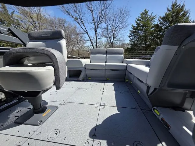 Slide: The Image of Sea-Doo Switch Sport 21 2023 - 10