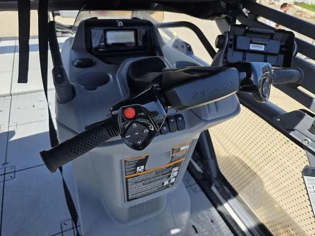 Slide: The Image of Sea-Doo Switch Sport 21 2023 - 11