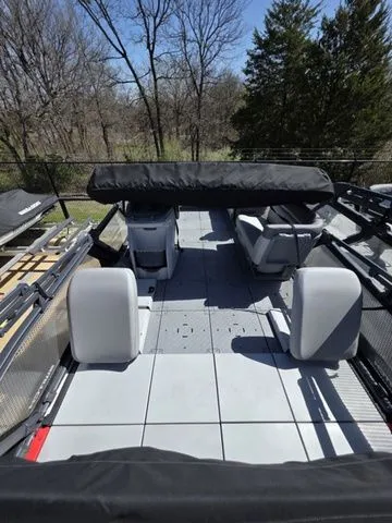 Slide: The Image of Sea-Doo Switch Sport 21 2023 - 9