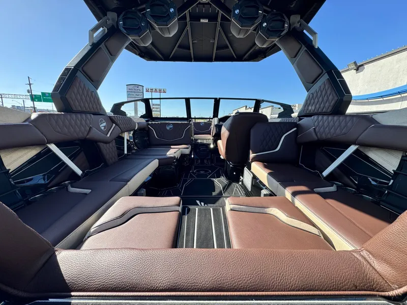 Slide: The Image of Tigé 24RZX 2026 - 10