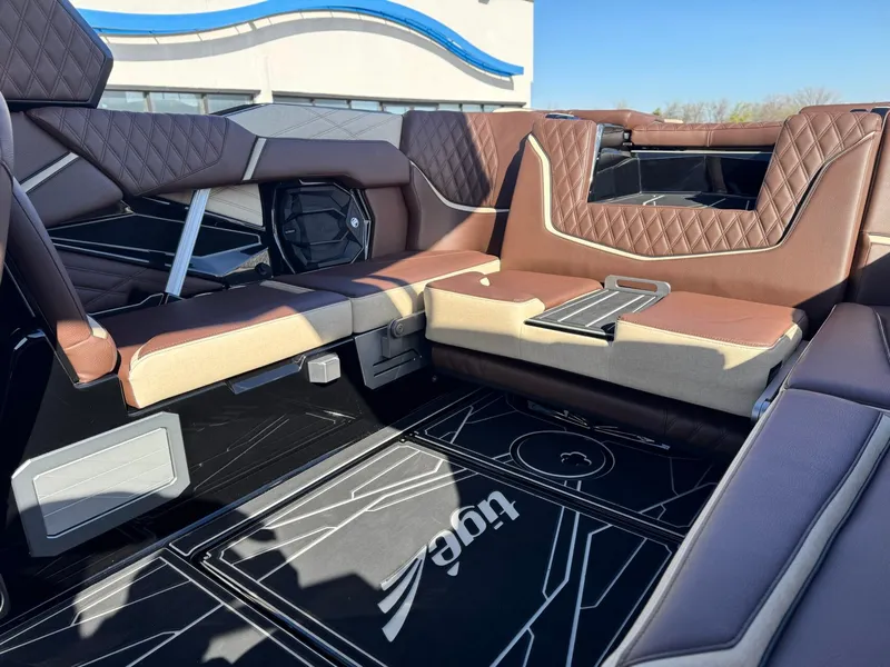 Slide: The Image of Tigé 24RZX 2026 - 17