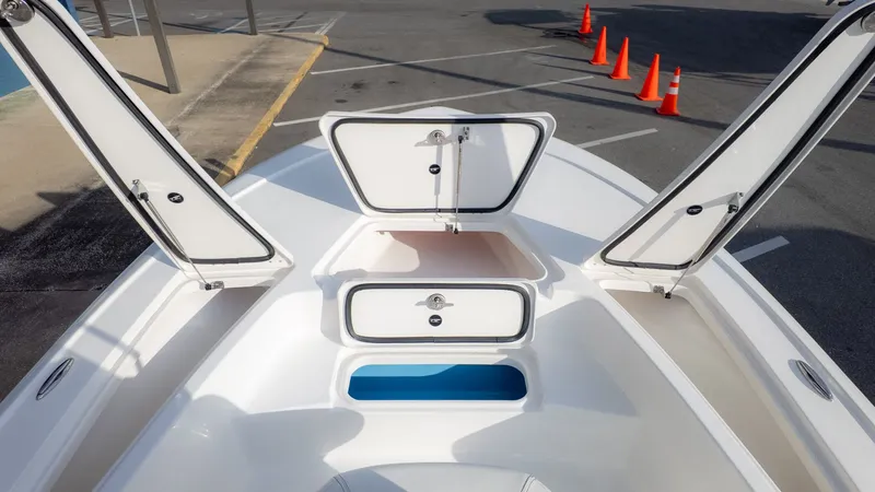 Slide: The Image of Tidewater 2110 Bay Max 2026 - 10