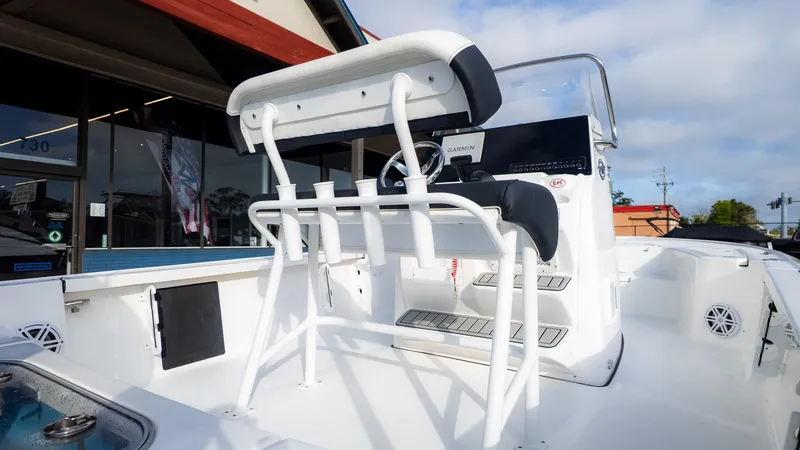 Slide: The Image of Tidewater 2110 Bay Max 2026 - 16