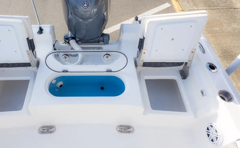 Slide: The Image of Tidewater 2110 Bay Max 2026 - 6