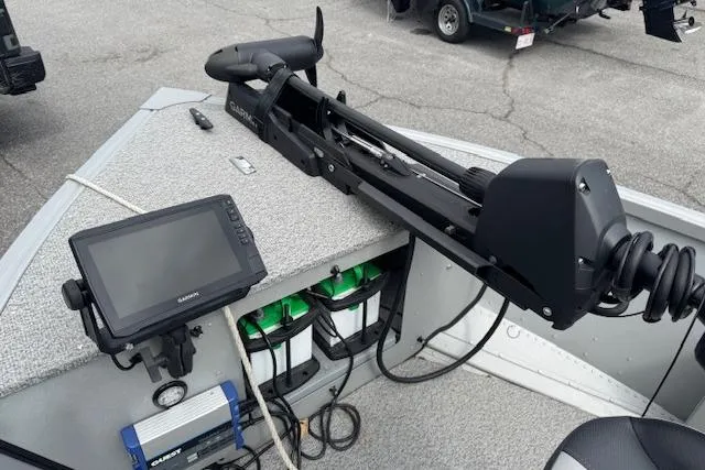 Slide: The Image of 2020 Alumacraft Summit 180 boat with trolling motor and navigation system. - 16