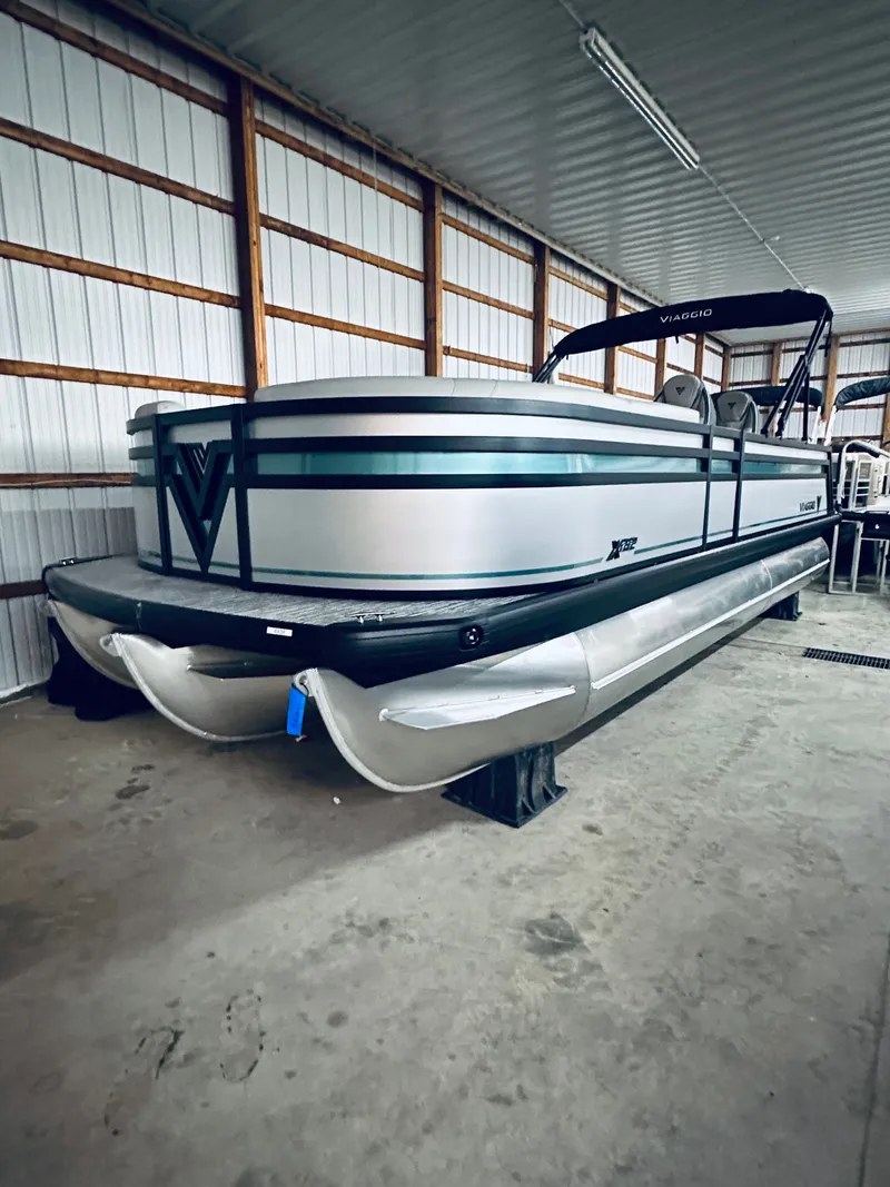 The Image of Viaggio LAGO X 22Q TRITOON 2026 - 0