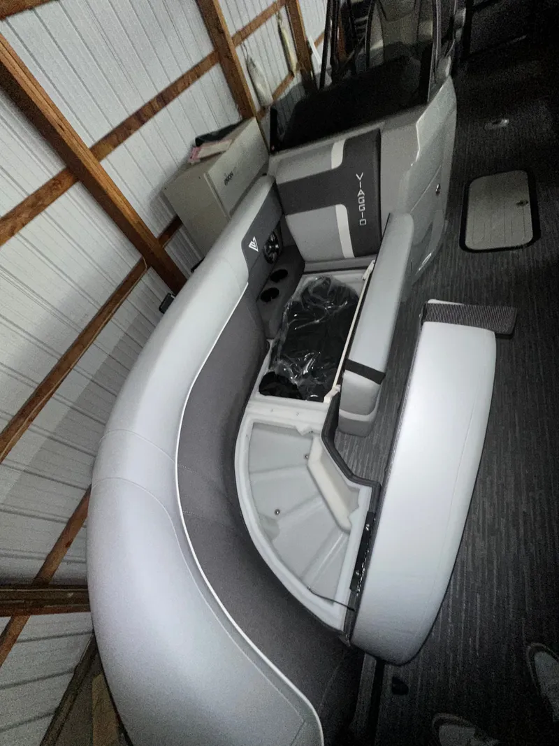 Slide: The Image of Viaggio LAGO X 22Q TRITOON 2026 - 26