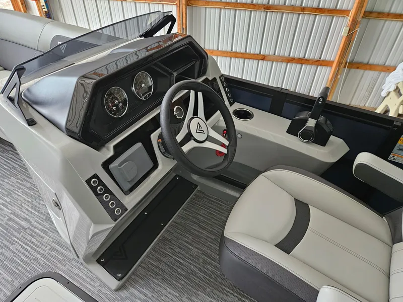 Slide: The Image of Viaggio LAGO X 22D TRITOON 2026 - 11