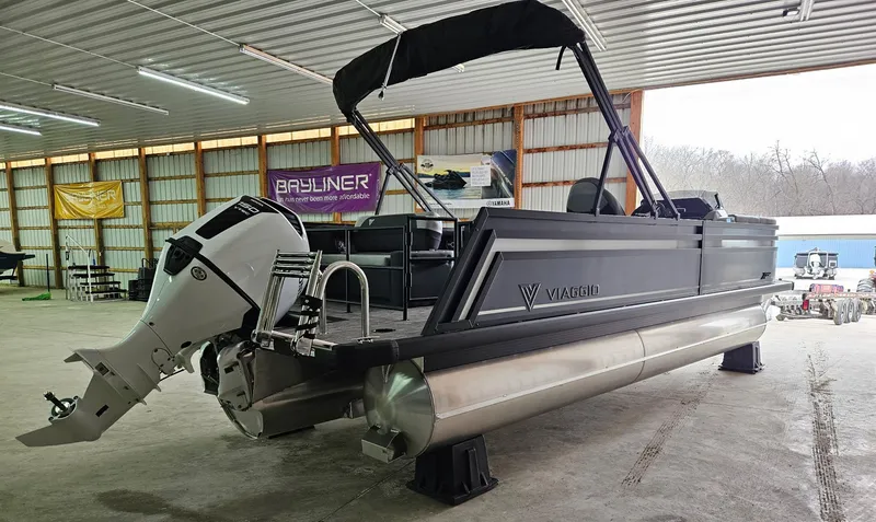 Slide: The Image of Viaggio LAGO X 22D TRITOON 2026 - 3