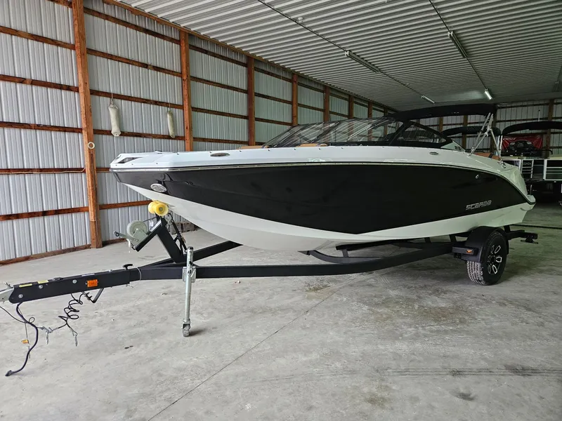 The Image of Scarab 215 ID T170 2025 - 0