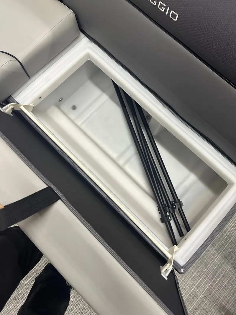 Slide: The Image of Viaggio LAGO V 20U 2025 - 12