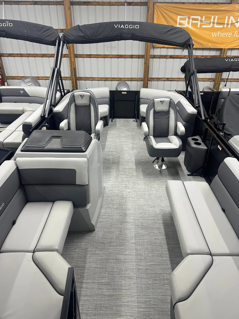 Slide: The Image of Viaggio LAGO V 20U 2025 - 6