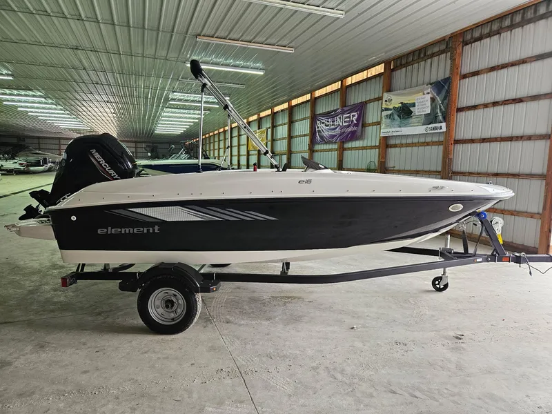 Slide: The Image of Bayliner ELEMENT E16LE 2025 - 4