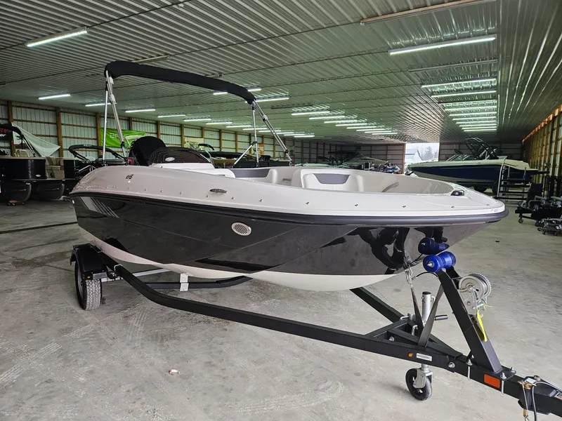 Slide: The Image of Bayliner ELEMENT E16LE 2025 - 5