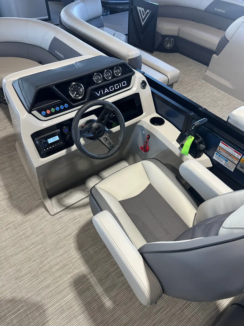 Slide: The Image of Viaggio LAGO V 20U 2025 - 10