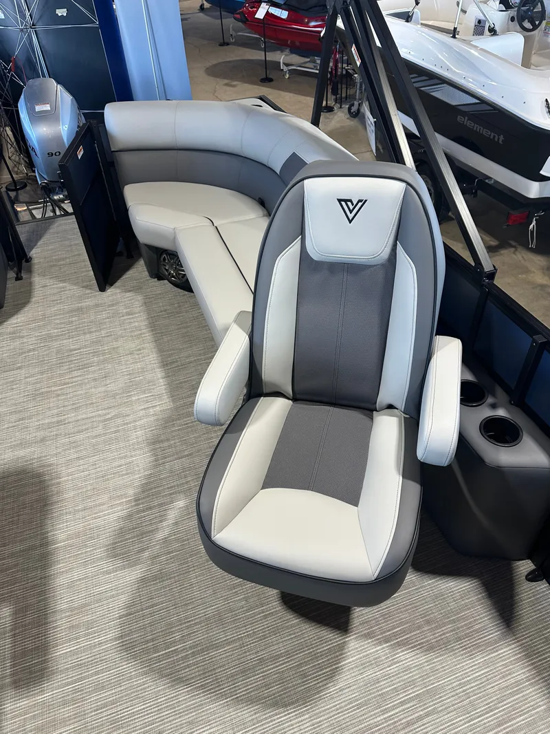 Slide: The Image of Viaggio LAGO V 20U 2025 - 3