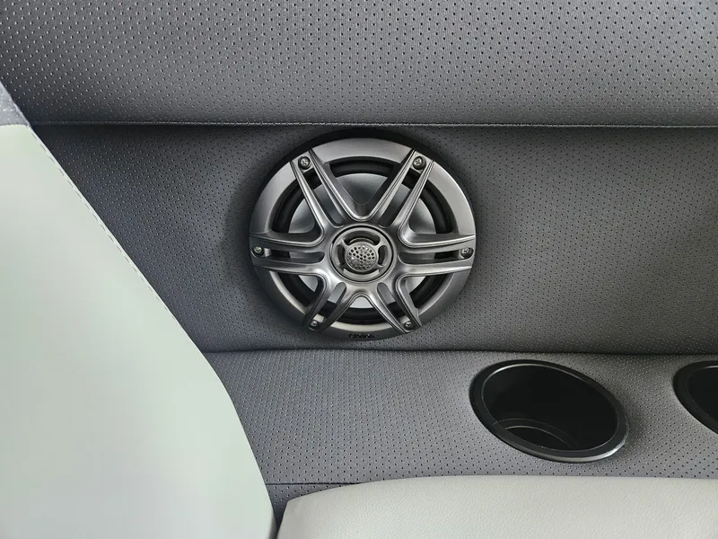 Slide: The Image of Viaggio LAGO X 20U 2025 - 13