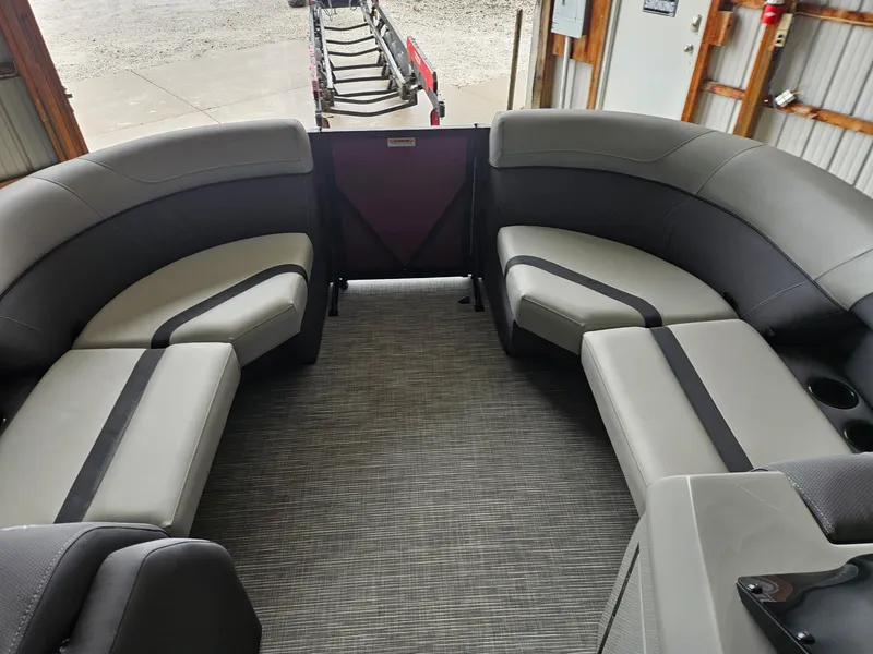 Slide: The Image of Viaggio LAGO X 20U 2025 - 9