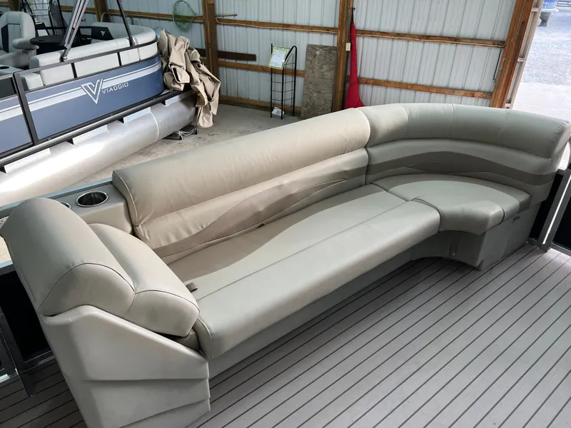 Slide: The Image of Forester 2238 C CRUISE SPORT TOON 2023 - 13