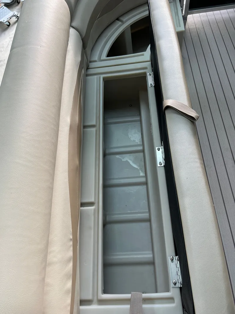 Slide: The Image of Forester 2238 C CRUISE SPORT TOON 2023 - 14