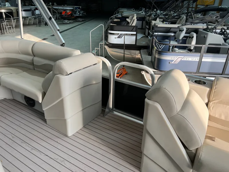 Slide: The Image of Forester 2238 C CRUISE SPORT TOON 2023 - 16