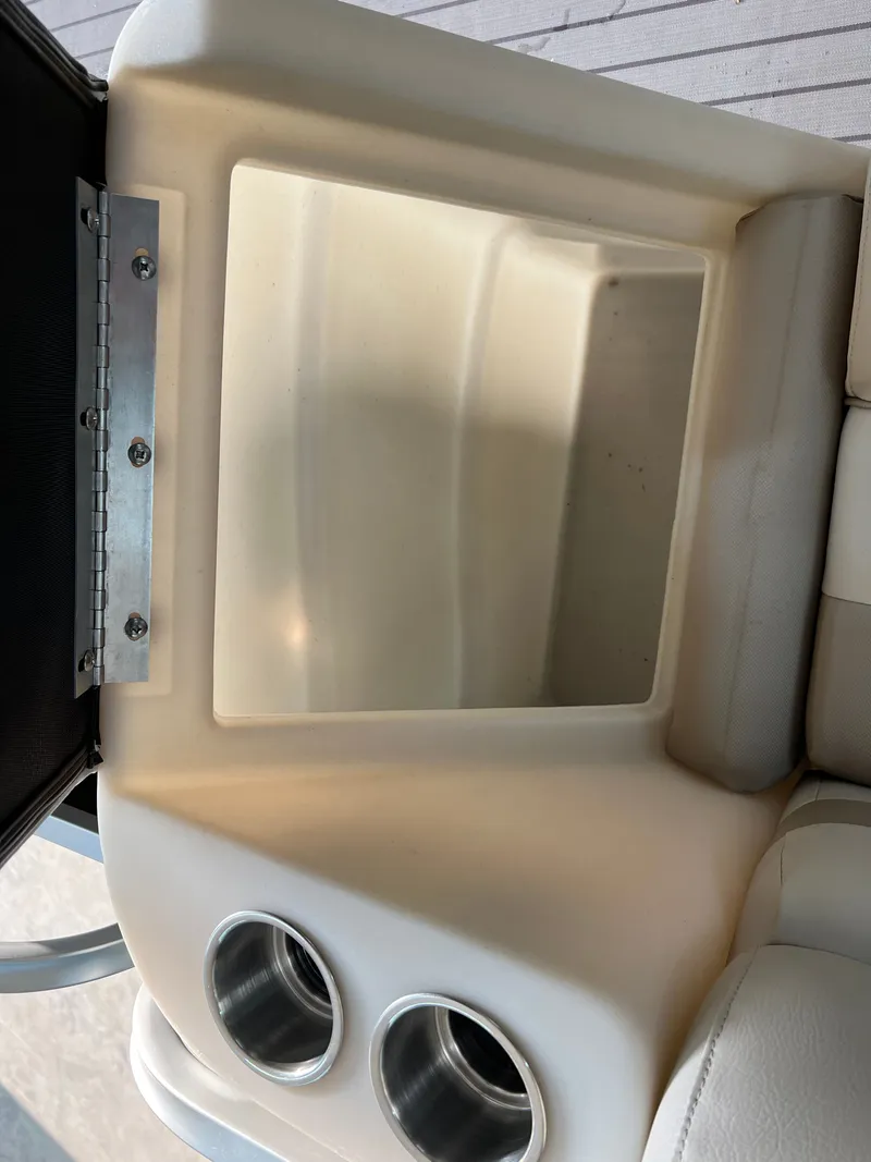 Slide: The Image of Forester 2238 C CRUISE SPORT TOON 2023 - 22