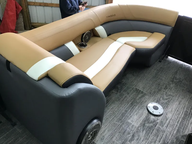 Slide: The Image of Viaggio DIAMANTE S 23 TRITOON 2023 - 10